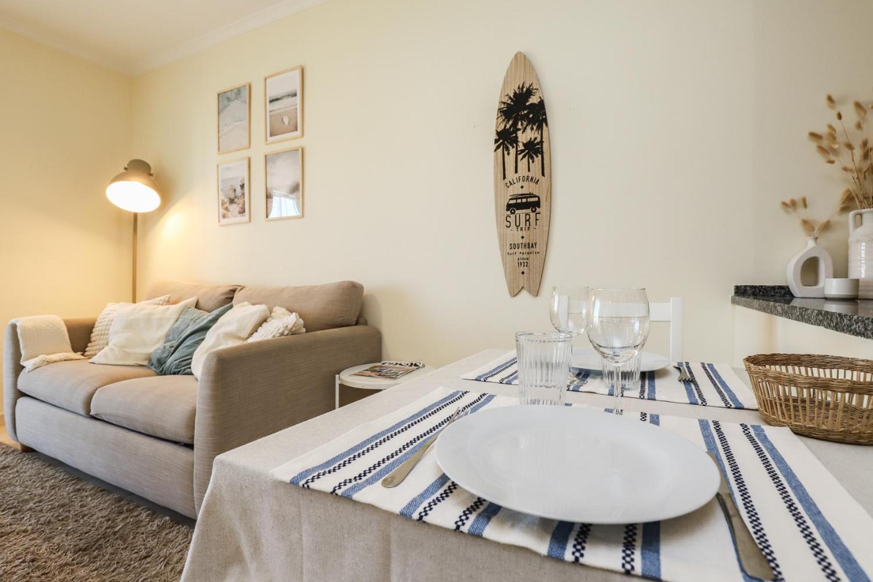 Appartement Charming Flat 10 Min Walk To Beach à Albufeira Extérieur photo