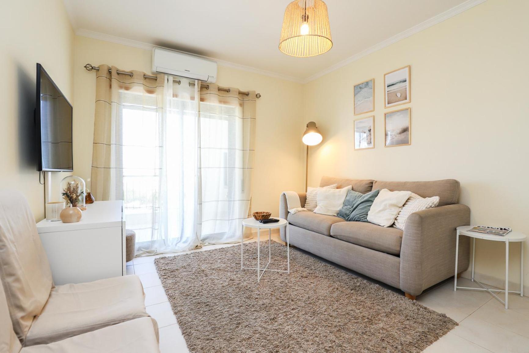 Appartement Charming Flat 10 Min Walk To Beach à Albufeira Extérieur photo