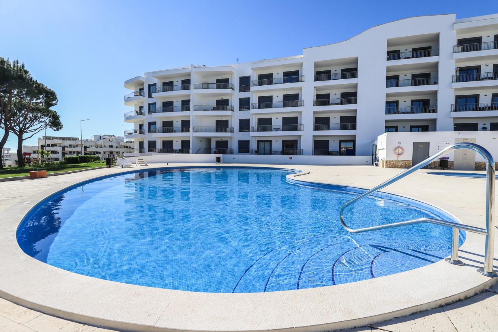 Appartement Charming Flat 10 Min Walk To Beach à Albufeira Extérieur photo