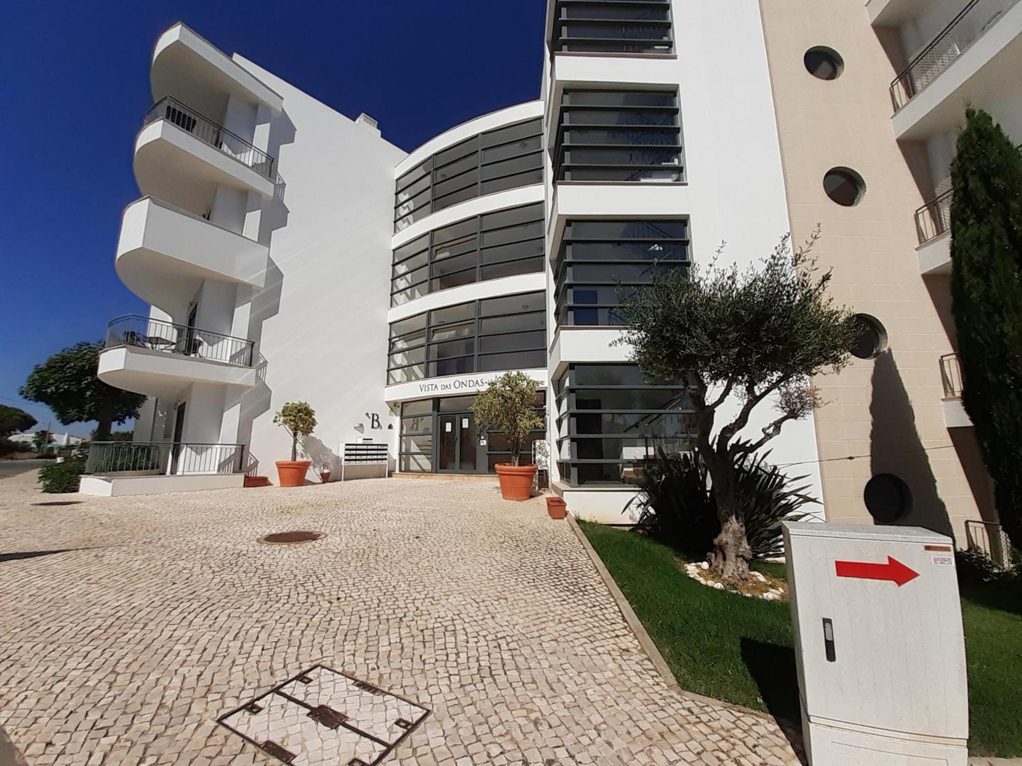 Appartement Charming Flat 10 Min Walk To Beach à Albufeira Extérieur photo